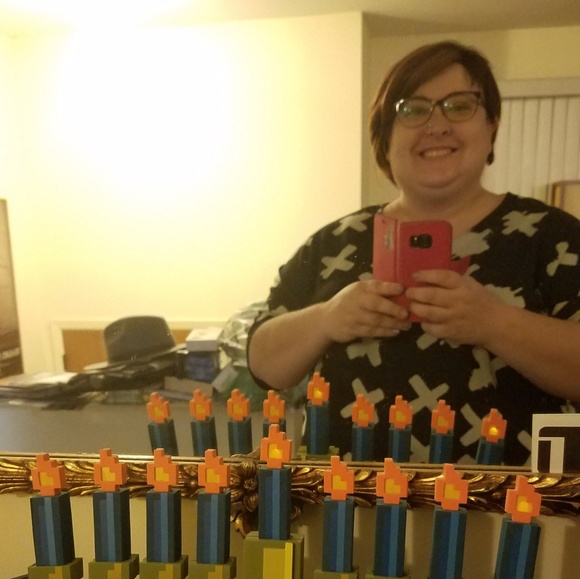Meet your Posher, Susan - Picture 3 of 3